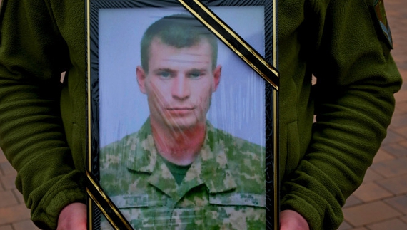 Молодший сержант Микола ГОМОЛЯКО - загиблий боєць, похований у Ніжині