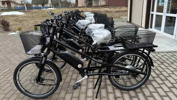 Для фельдшерів однієї з громад придбали 15 електровелосипедів