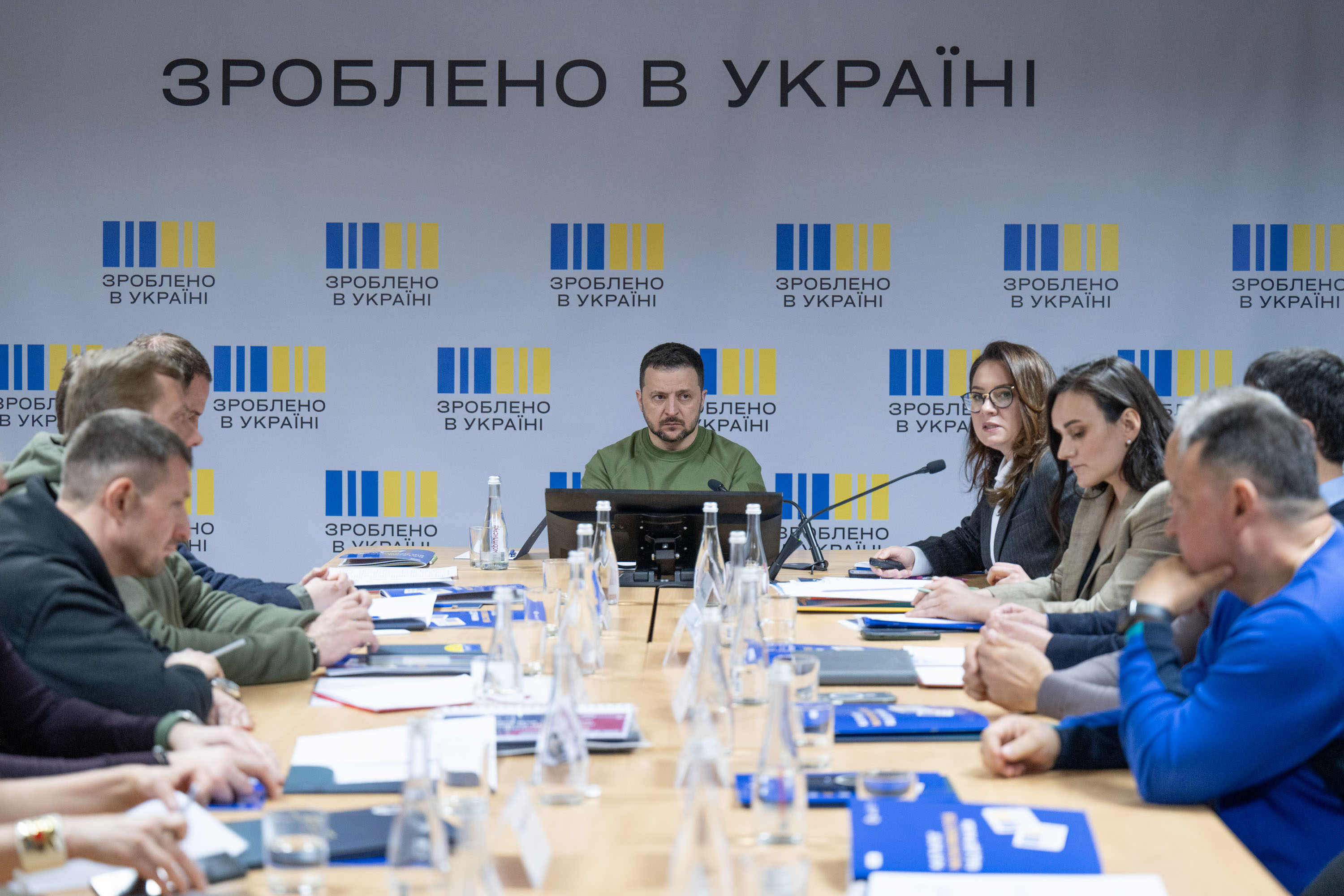  Зеленський взяв участь у презентації проекту "Зроблено в Україні" в Чернігові. 5 квітня 2024 року