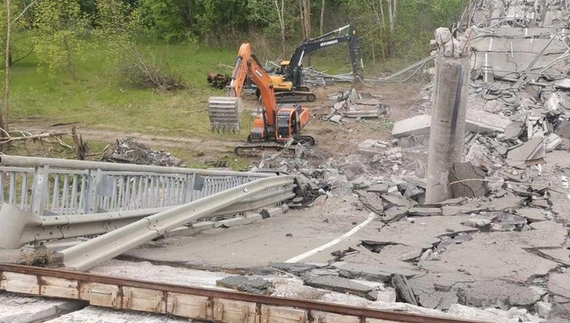 Працюють і у вихідні: як ремонтують автошляхи Чернігівщини