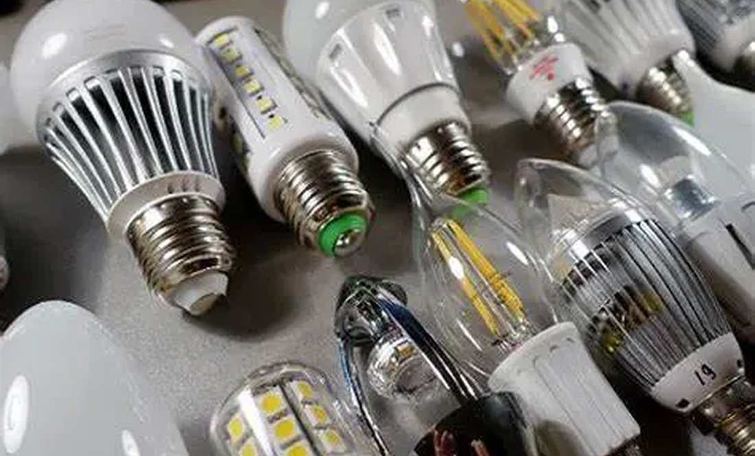 Комунальні заклади Чернігівщини отримали 9 тис енергоощадних ламп