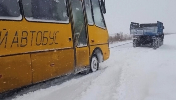 На Чернігівщині школам дозволено працювати дистанційно – через бурю