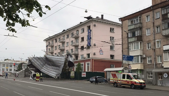 У Чернігові чиновники не дозволяють власникам відновити готель "Україна"