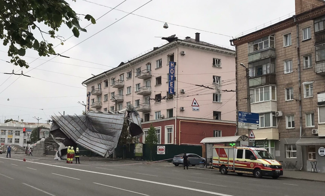 У Чернігові чиновники не дозволяють власникам відновити готель "Україна"