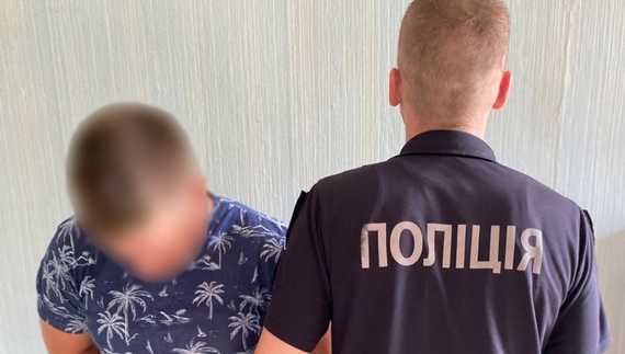 У Чернігові поліція затримала грабіжника: відібрав пенсію у літньої жінки