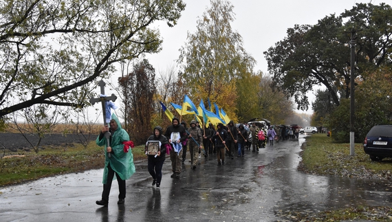 На Чернігівщині поховали бійців ЗСУ: загинули в боях на Донеччині та Луганщині