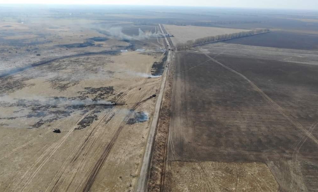 Як нищать ворожі колони на Чернігівщині: фото із висоти пташиного польоту