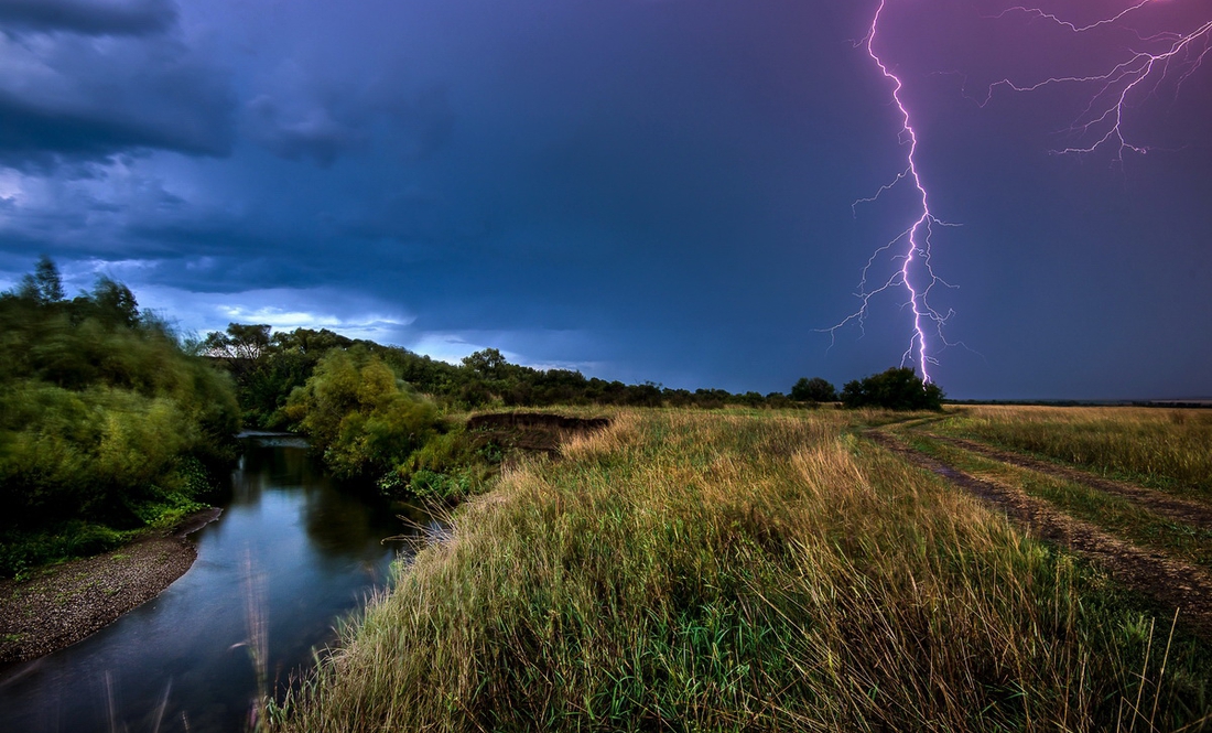 Синоптики попередили про грози та шквальний вітер на Чернігівщині