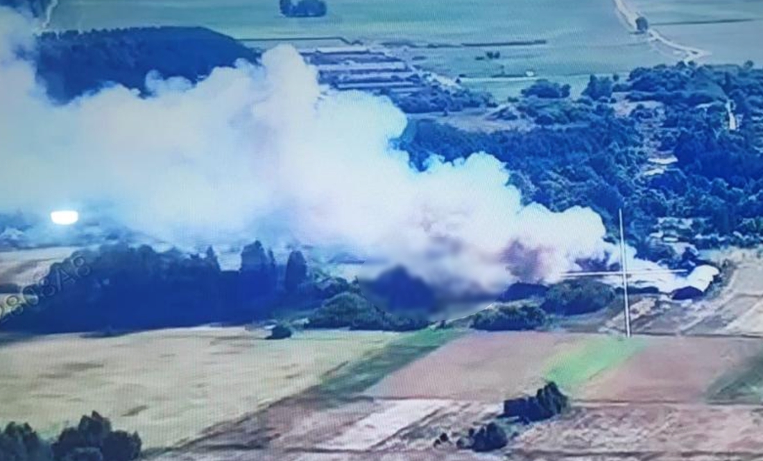 Пожежа після обстрілів у Семенівській громаді. Серпень 2025 року