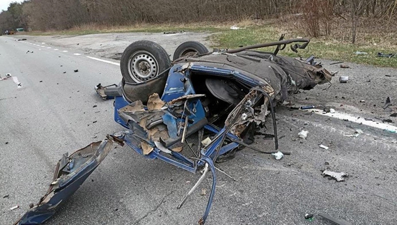 На київській трасі поблизу Чернігова підірвався автомобіль