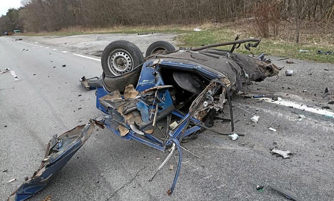 На київській трасі поблизу Чернігова підірвався автомобіль