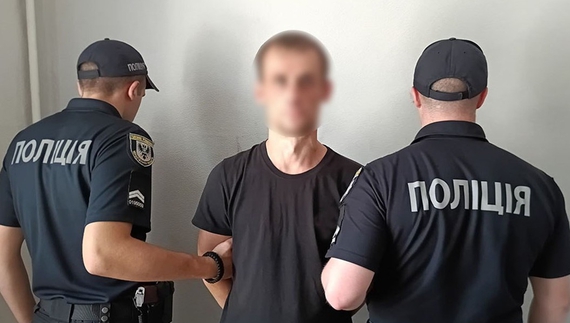 Грабіж в умовах воєнного стану: у Чернігові поліція затримала рецидивіста