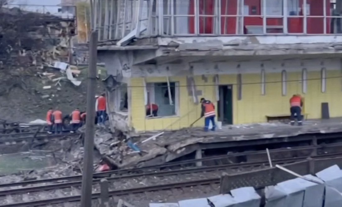 Росіяни атакували Київ балістикою: пошкоджена станція "Чернігівська"