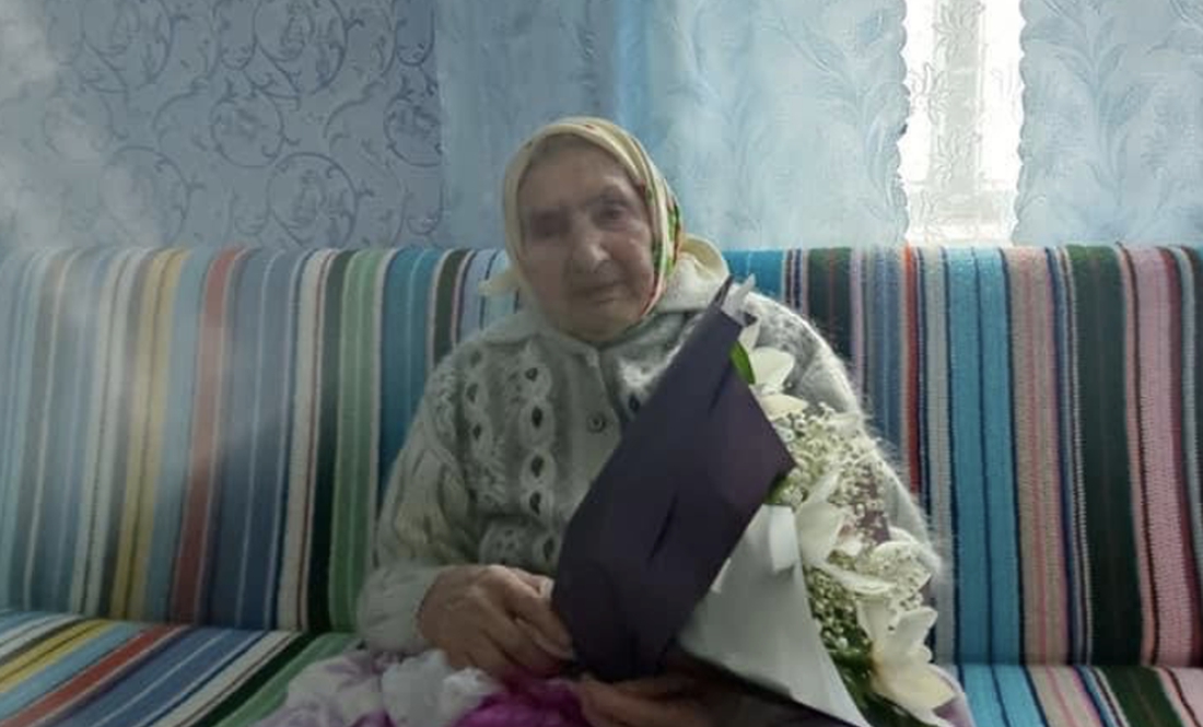 У батуринському селі місцева жителька, яка колись власноруч дотягла вола до хати, відсвяткувала 105 років