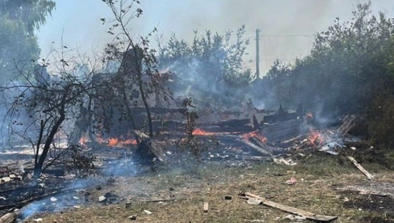 Чотири снаряди розірвалися на городі. 13-річній Дарині уламок зайшов у ногу