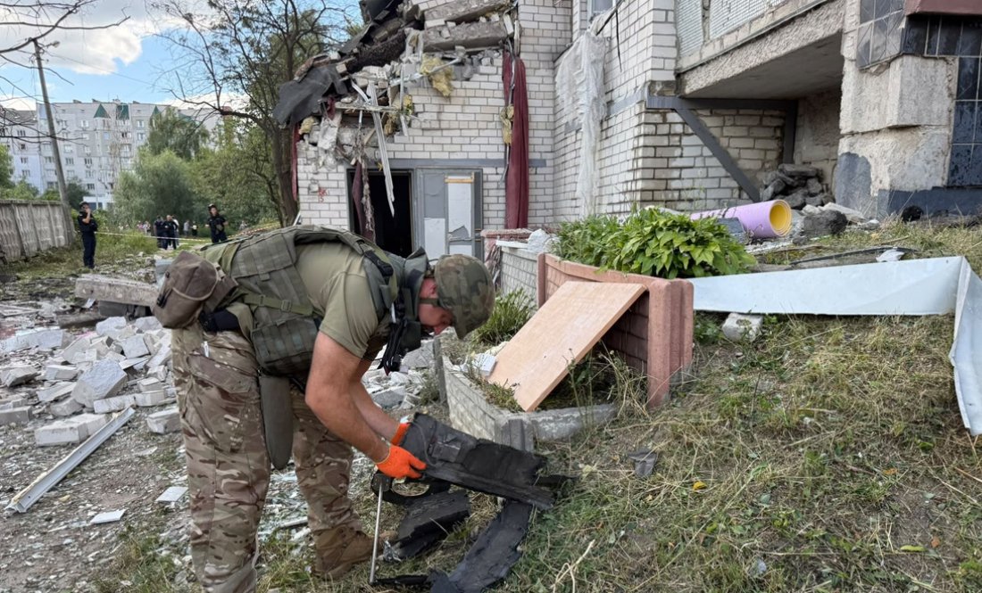 По багатоповерхівці в Чернігові вдарив безпілотник «Герань-5»