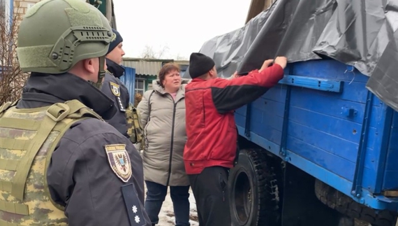 На Чернігівщині евакуювали пенсіонерів з обстрілюваного прикордоння