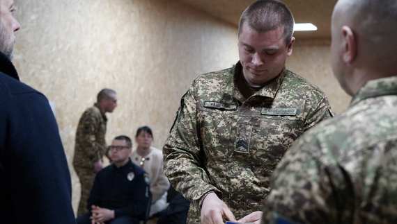 У Чернігові нацгвардійцям вручили державні нагороди