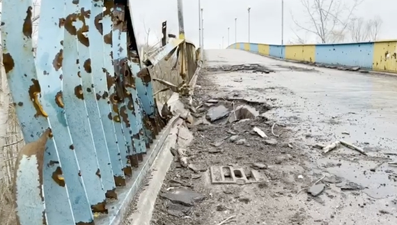 Після обстрілів: як виглядає пішохідний міст через Десну в Чернігові