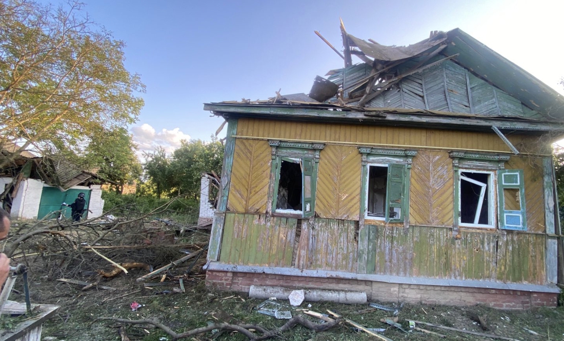 Наслідки влучання безпілотника у будинок. Ніжинський район, 21 червня 2025 року