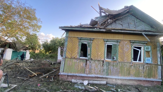 Наслідки влучання безпілотника у будинок. Ніжинський район, 21 червня 2025 року