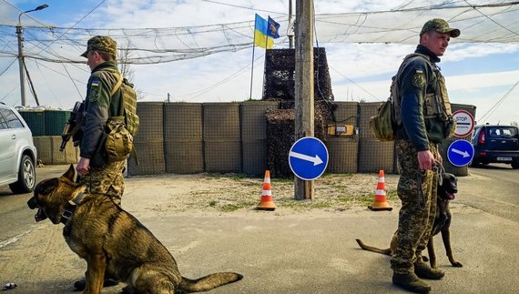 Гвардійці показали чотирилапих напарників: як служать на Чернігівщині