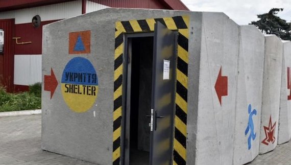 Укриття по дорозі до школи: на Чернігівщині поставлять 50 мобільних сховищ