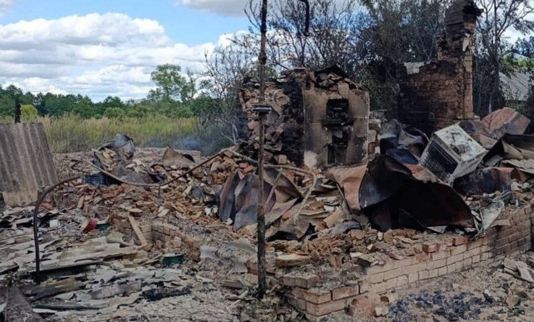 Наслідки пожежі після атаки ворожого безпілотника. Семенівська громада, 14 серпня 2025 року
