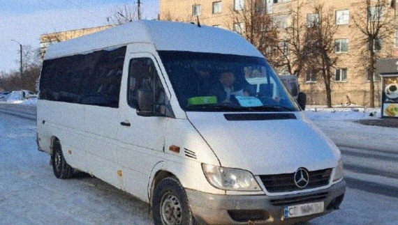 Міську маршрутку скасували, а пасажири хвалять водія: чому відмінили рейс