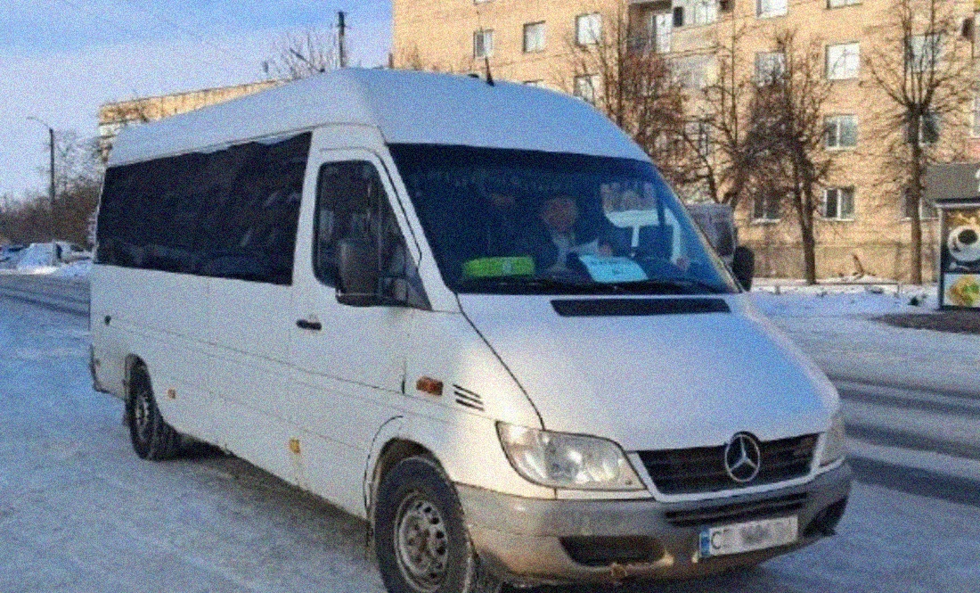 Міську маршрутку скасували, а пасажири хвалять водія: чому відмінили рейс