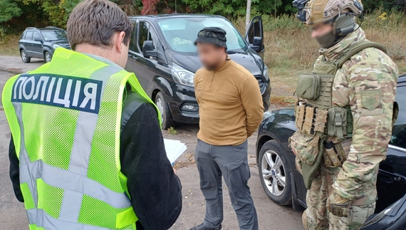 Затримали торговця зброєю: 137 гранат і тисячі набоїв вилучили на Чернігівщині