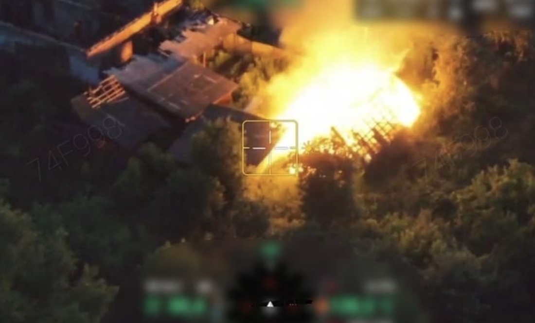 Пожежа у селі Семенівської громади після обстрілів. 25 червня 2025 року