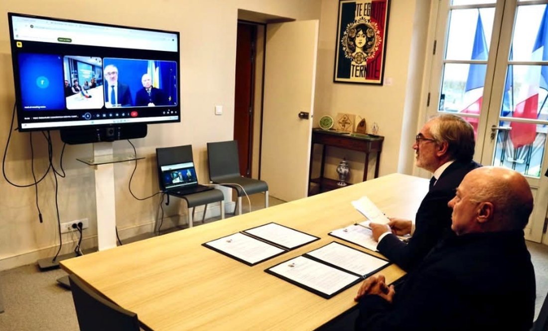 Зобовʼязання підтримувати Україну: у Ніжина зʼявився 12-й побратим - з Франції