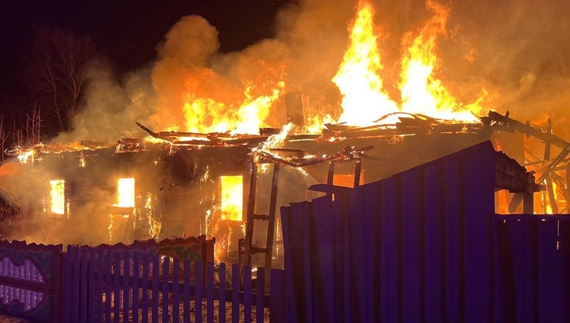 «Герані» вдарили по селу на Чернігівщині: горіли будинки, під завалами знайшли кота