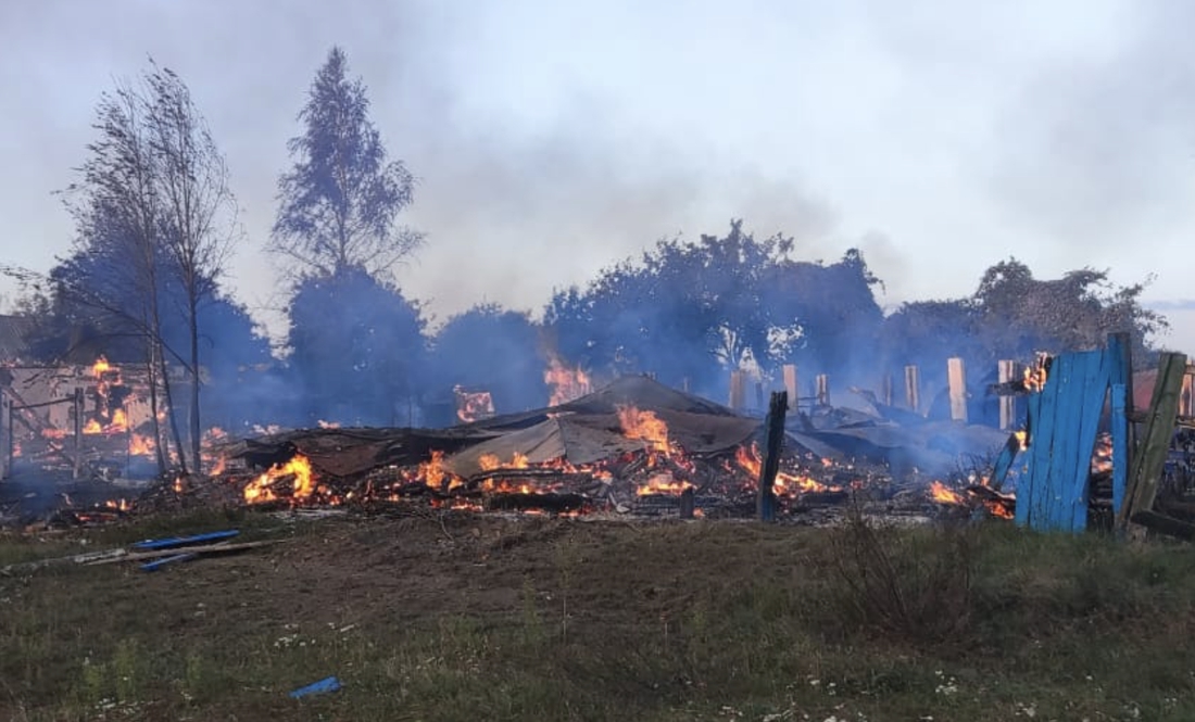 Через обстріли на прикордонні Чернігівщини горіла ферма та пошкоджено будинки