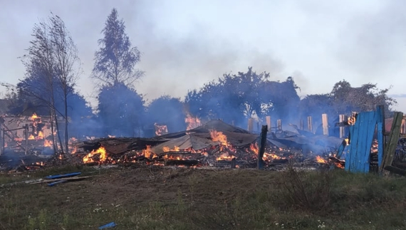 Через обстріли на прикордонні Чернігівщини горіла ферма та пошкоджено будинки