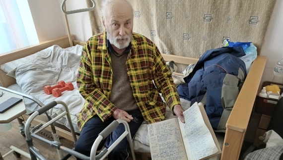 75-річний чоловік був повністю паралізований, але сказав: ходитиму! І пішов