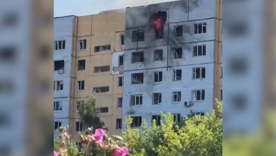 У Брянську невідомий боєприпас уразив місцеву багатоповерхівку