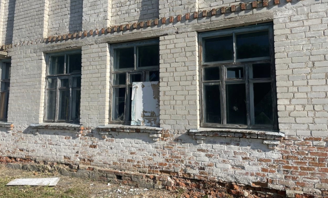 Ворог поцілив у школу на Чернігівщині. Фото джерела ЧЧ
