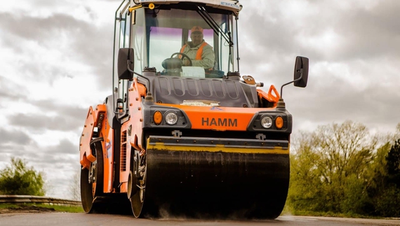 У підрядника показали, як виконують аварійний ремонт на трасі «Київ-Чернігів»