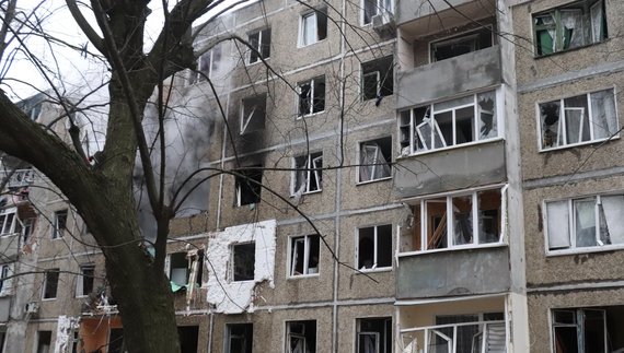 Будинок у Чернігові після влучання "шахеда". 25 грудня 2025 року