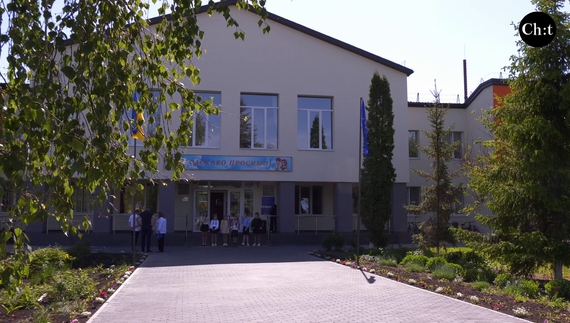 У 22 році ворожі обстріли серйозно пошкодили навчальний заклад