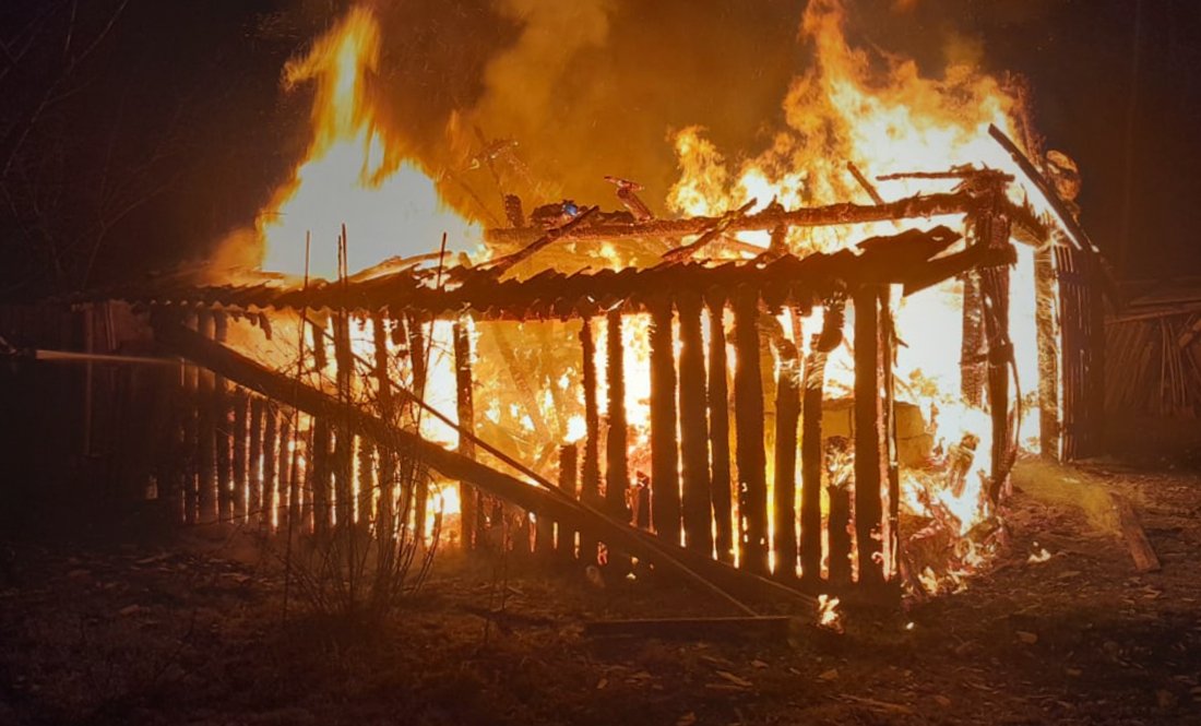 Якась містика в селі твориться: у чоловіка згоріли кролі, кури та «Кентавр»