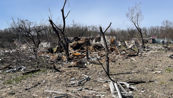 Новоселівку росіяни обстрілювали із усіх видів зброї, скидували з літаків бомби