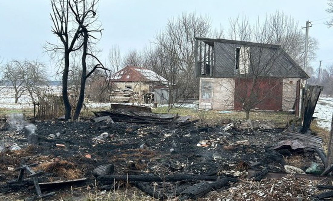 На Чернігівщині жінка спалила будинок та сарай сусідів