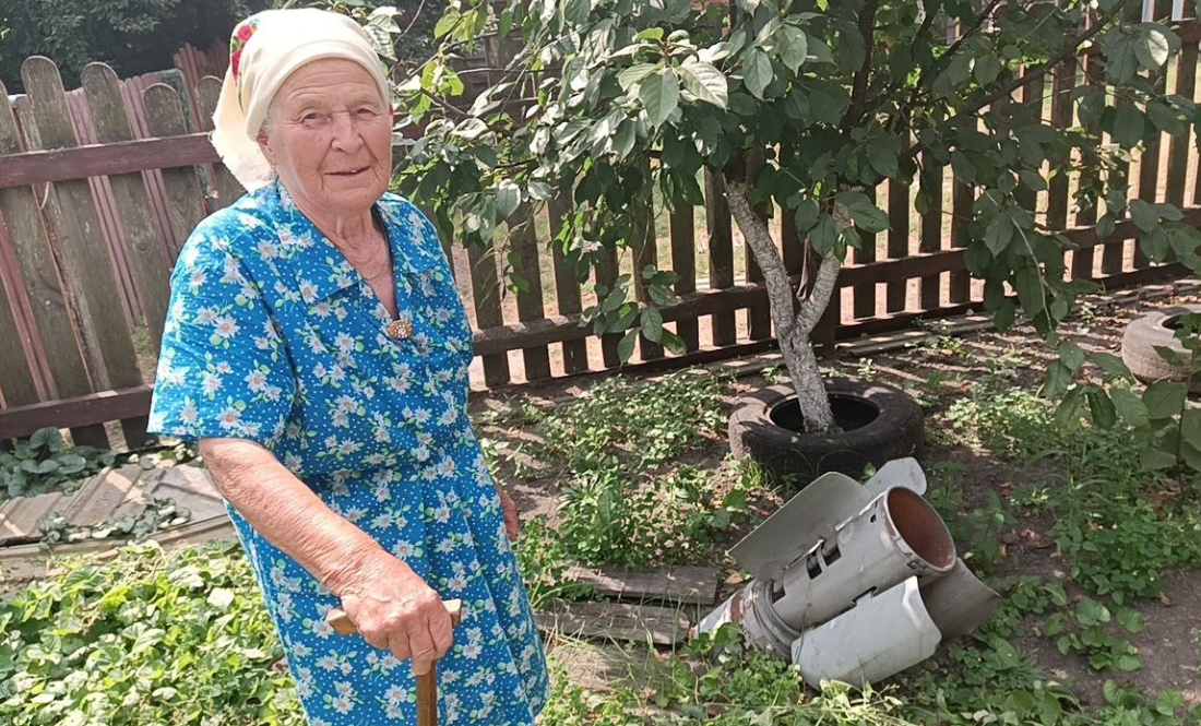 Віра Мозгова біля снаряда