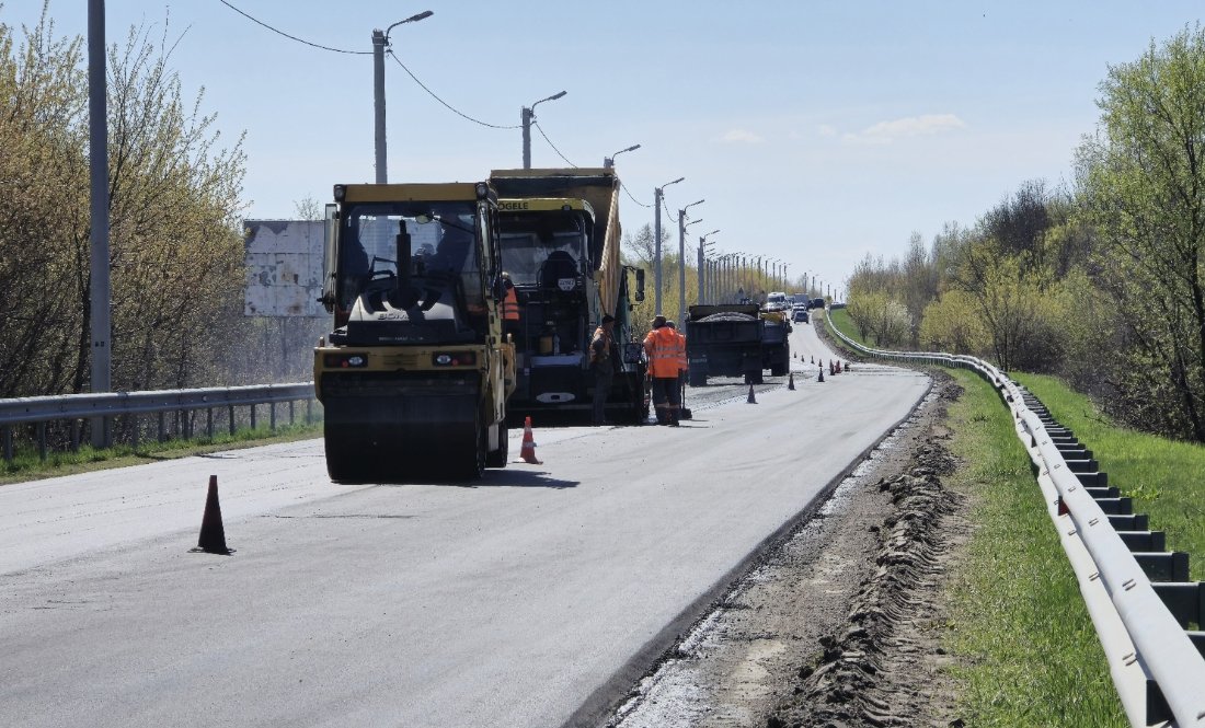 На Чернігівщині ремонтують дороги: де вже оновили покриття