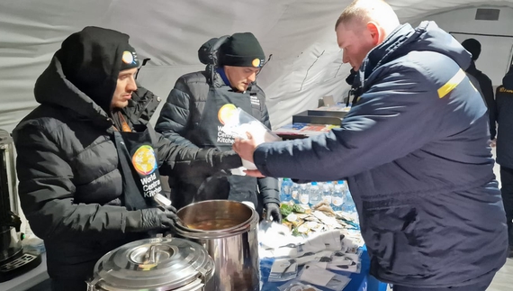 У Чернігові ліквідують наслідки падіння уламків