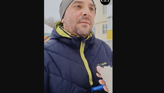 Запитуємо чернігівців чи добре прибирають сніг у дворах.