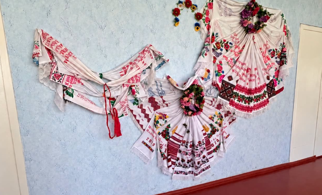 У Сиволожі у будівлі колишньої школи тривають акти вандалізму